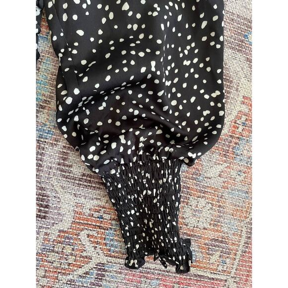 NWT She+Sky Black & White Print Long Sleeve Blouse Size Medium - Picture 3 of 5